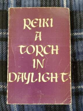 Reiki: A Torch in Daylight — Purple Spiritual Guidance Book